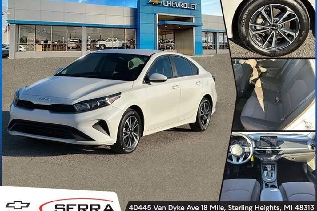2023 Kia Forte LXS photo 1