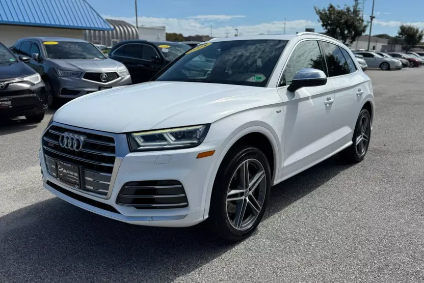 2018 Audi SQ5 Premium Plus photo 1