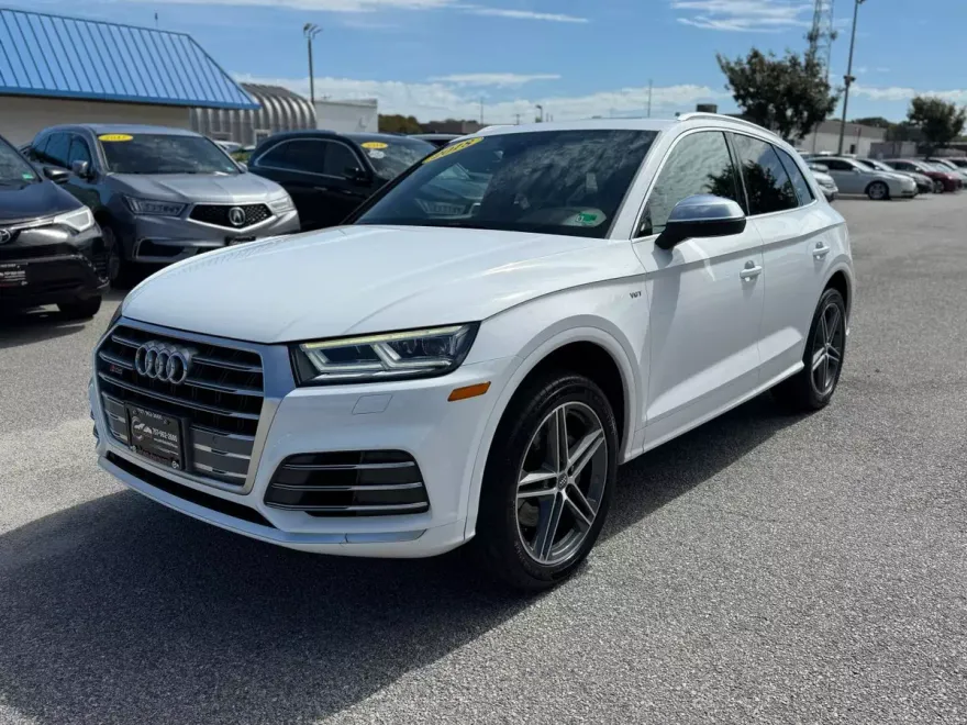 2018 Audi SQ5 Premium Plus photo 1