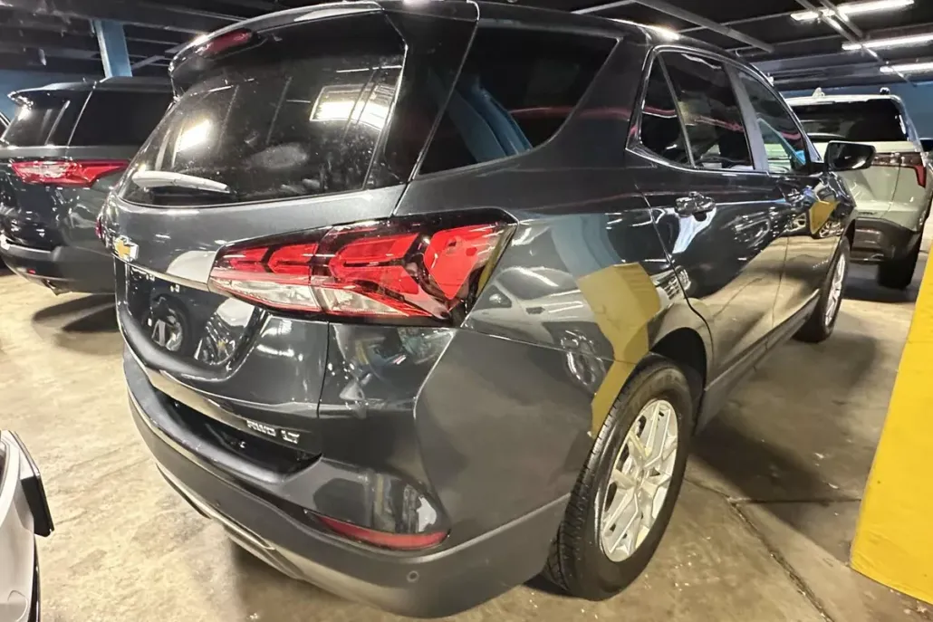 2022 Chevrolet Equinox LT photo 1