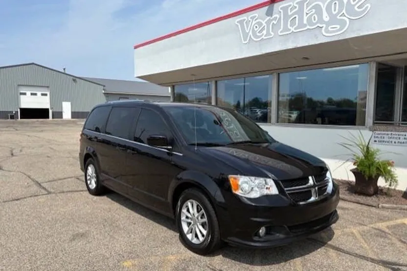 2019 Dodge Grand Caravan SXT photo 1