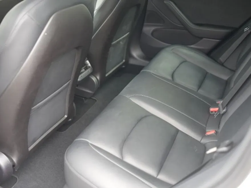 2020 Tesla Model 3 Performance photo 31