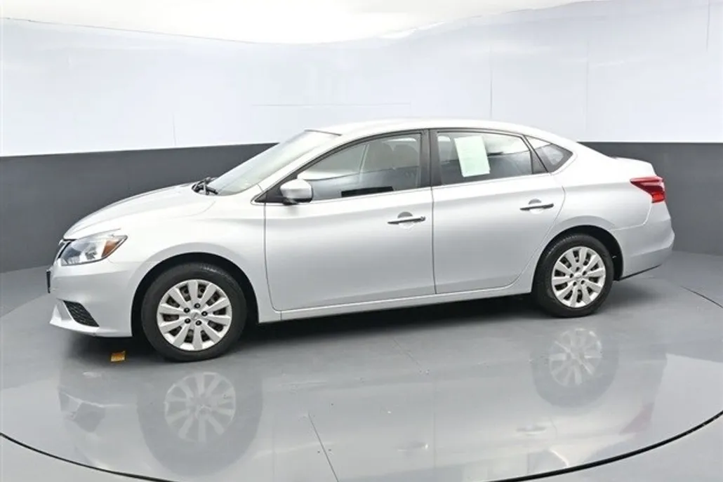 2018 Nissan Sentra S photo 1