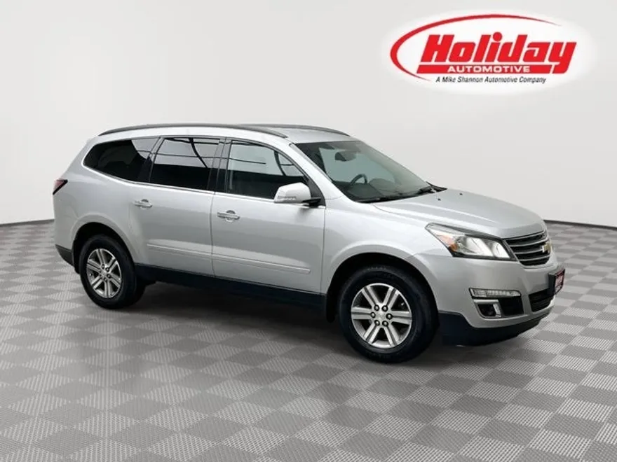 2015 Chevrolet Traverse 2LT photo 1