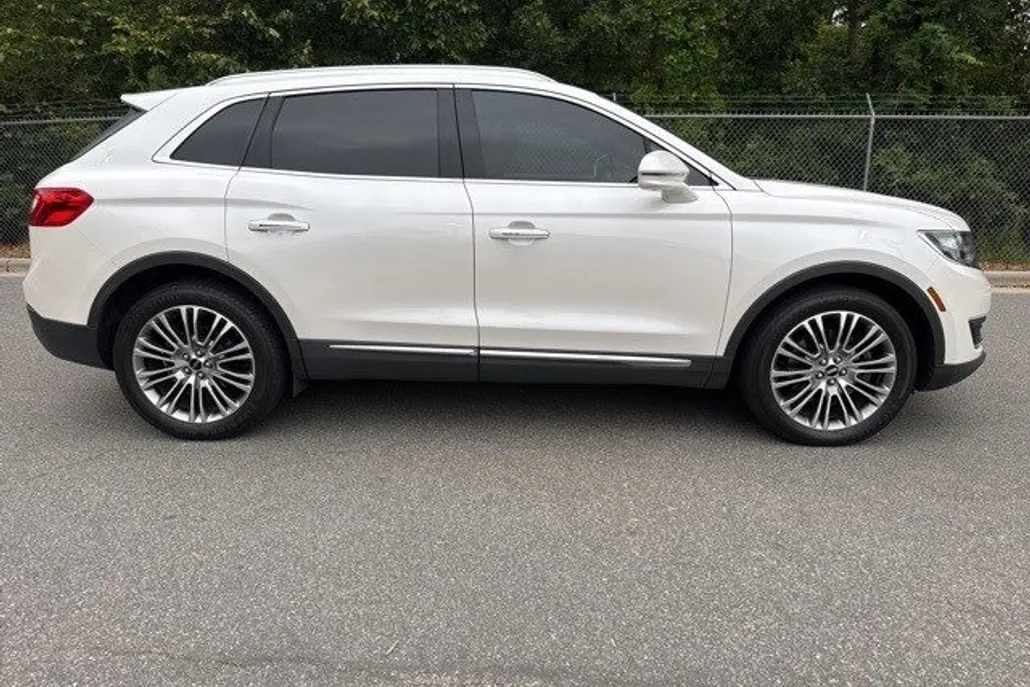 2017 Lincoln MKX Reserve photo 1