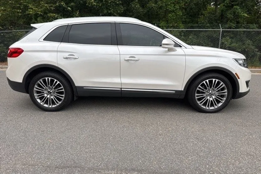 2017 Lincoln MKX Reserve photo 1