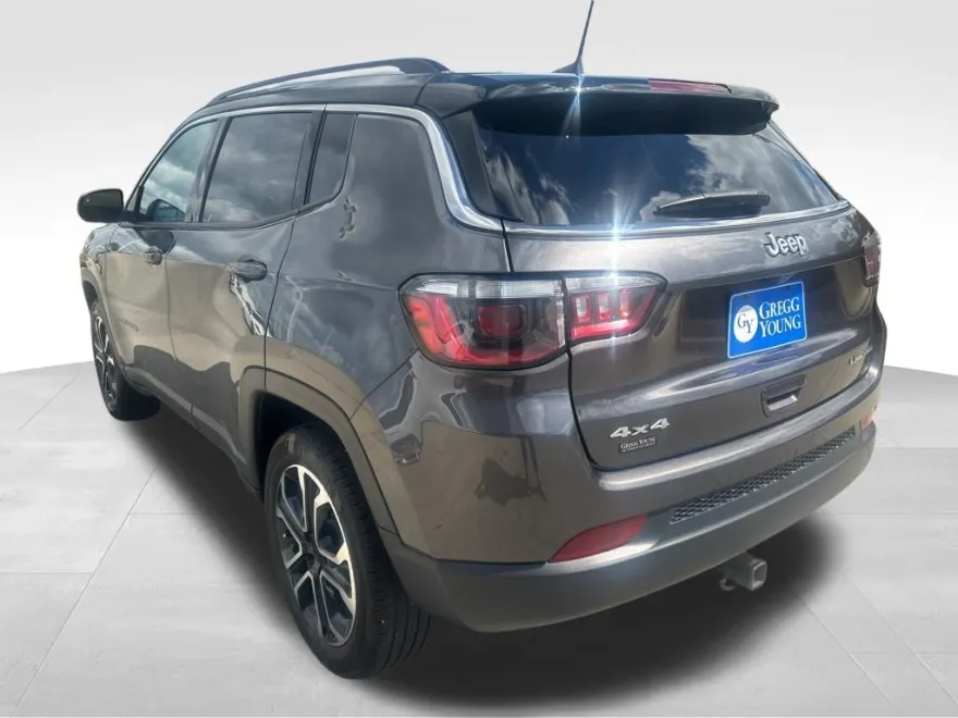 2022 Jeep Compass Limited photo 1