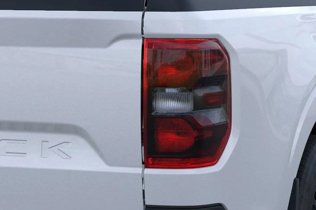 2025 Ford Maverick XLT photo 1