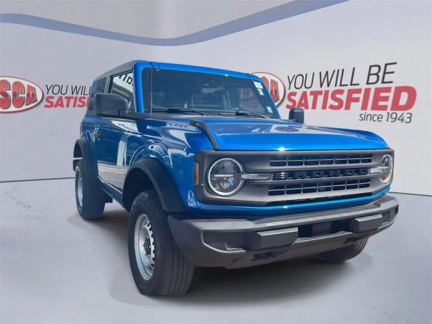 2023 Ford Bronco Base photo 1