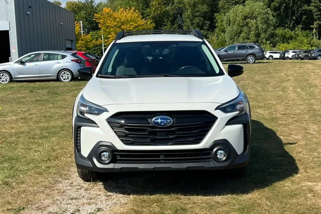 2023 Subaru Outback Onyx Edition photo 1