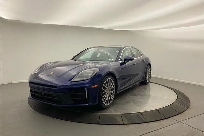 2024 Porsche Panamera 4 photo 1