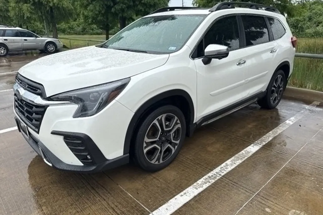 2023 Subaru Ascent Touring photo 1