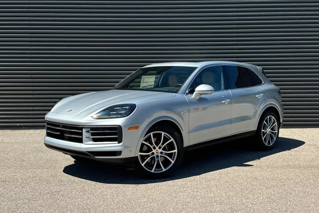 2025 Porsche Cayenne photo 1