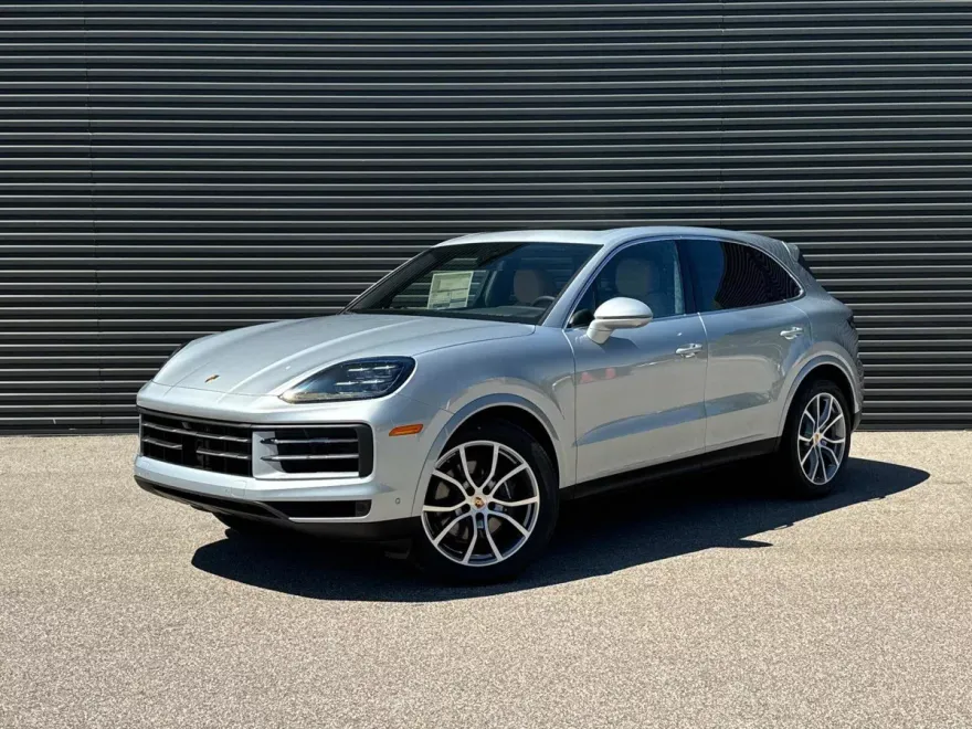 2025 Porsche Cayenne photo 1