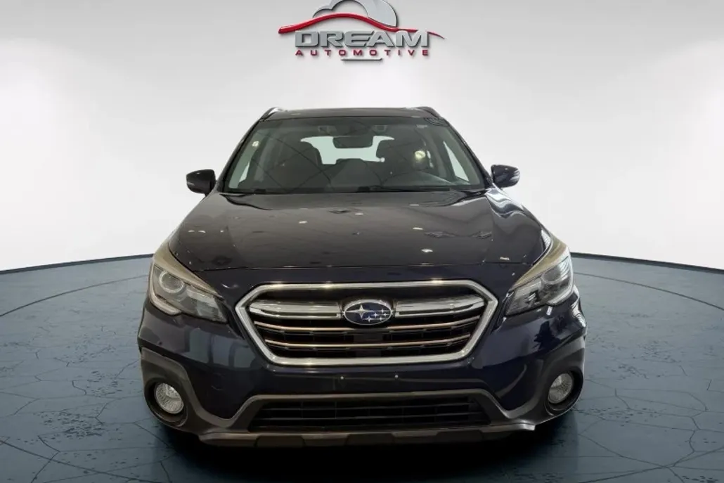 2018 Subaru Outback Touring photo 1