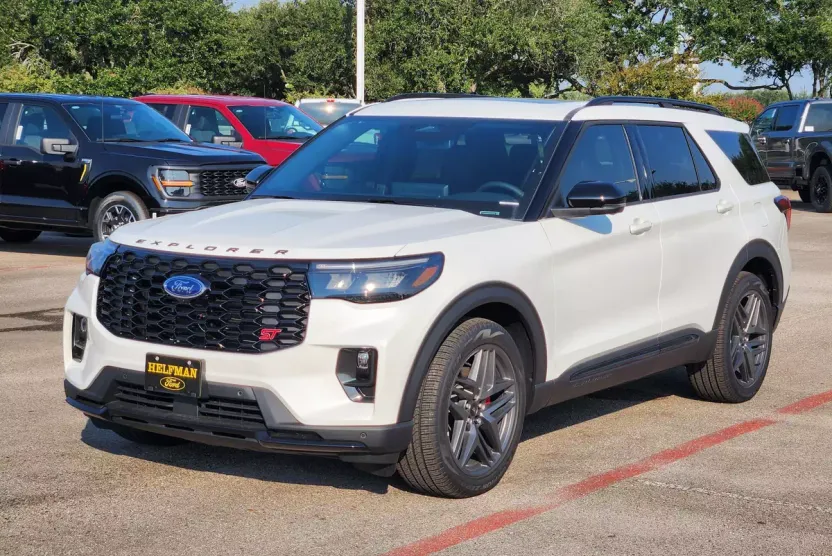 2025 Ford Explorer ST photo 1