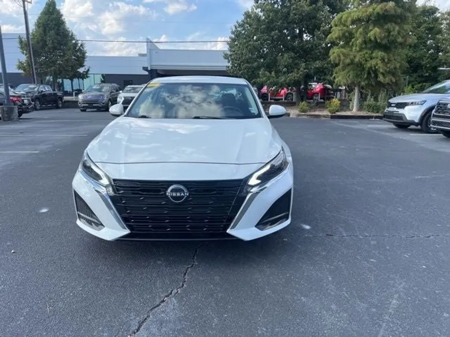 2023 Nissan Altima 2.5 SV photo 1