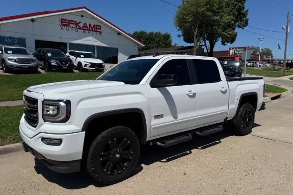 2017 Gmc Sierra 1500 SLT photo 1