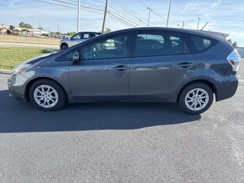 2012 Toyota Prius V Two photo 4
