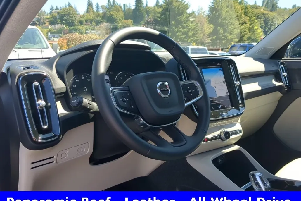 2022 Volvo XC40 T5 Inscription AWD photo 1