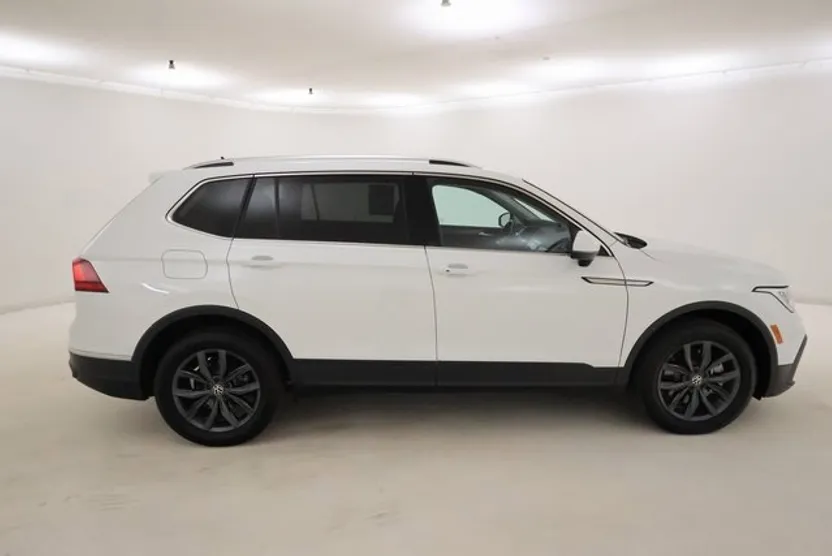2024 Volkswagen Tiguan SE Wolfsburg Edition photo 1