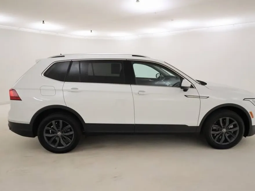 2024 Volkswagen Tiguan SE Wolfsburg Edition photo 1