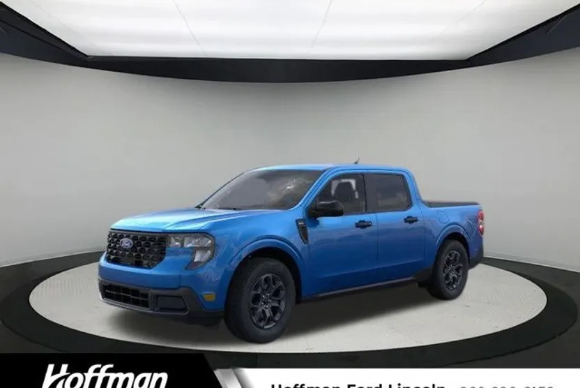2025 Ford Maverick XLT photo 1