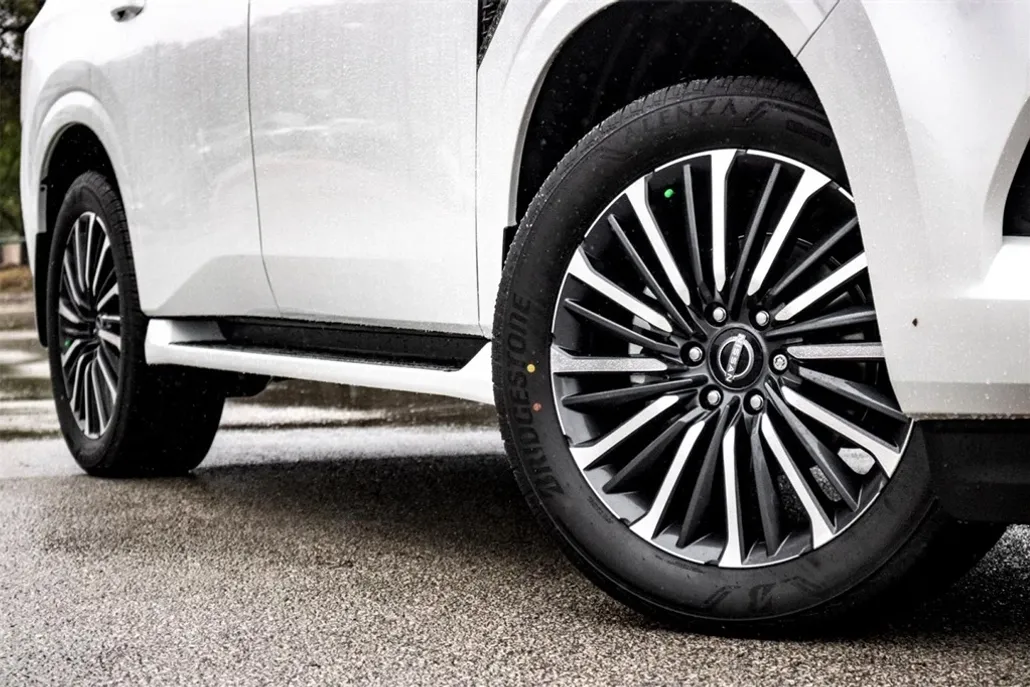 2025 Nissan Armada Platinum Reserve photo 1