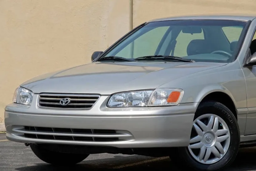 2001 Toyota Camry CE photo 1