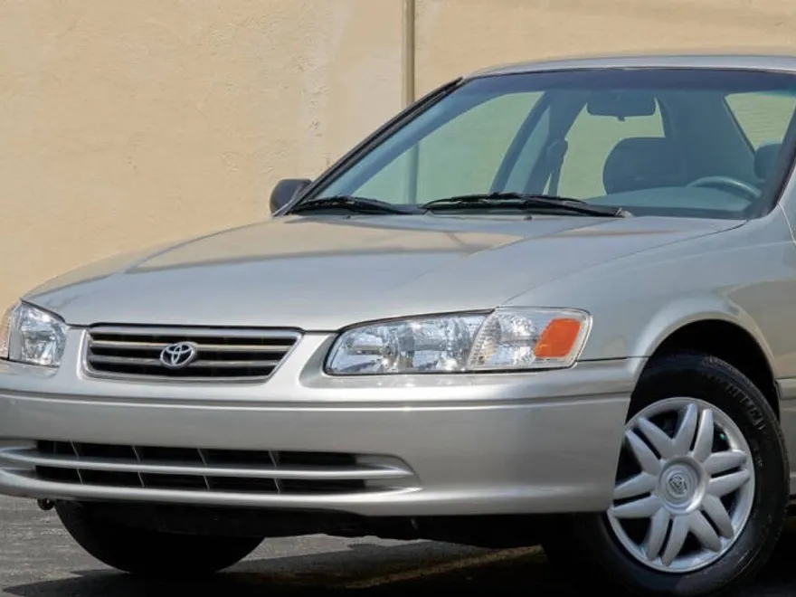 2001 Toyota Camry CE photo 1