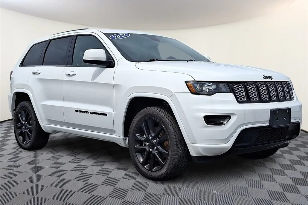 2022 Jeep Cherokee Laredo X photo 1