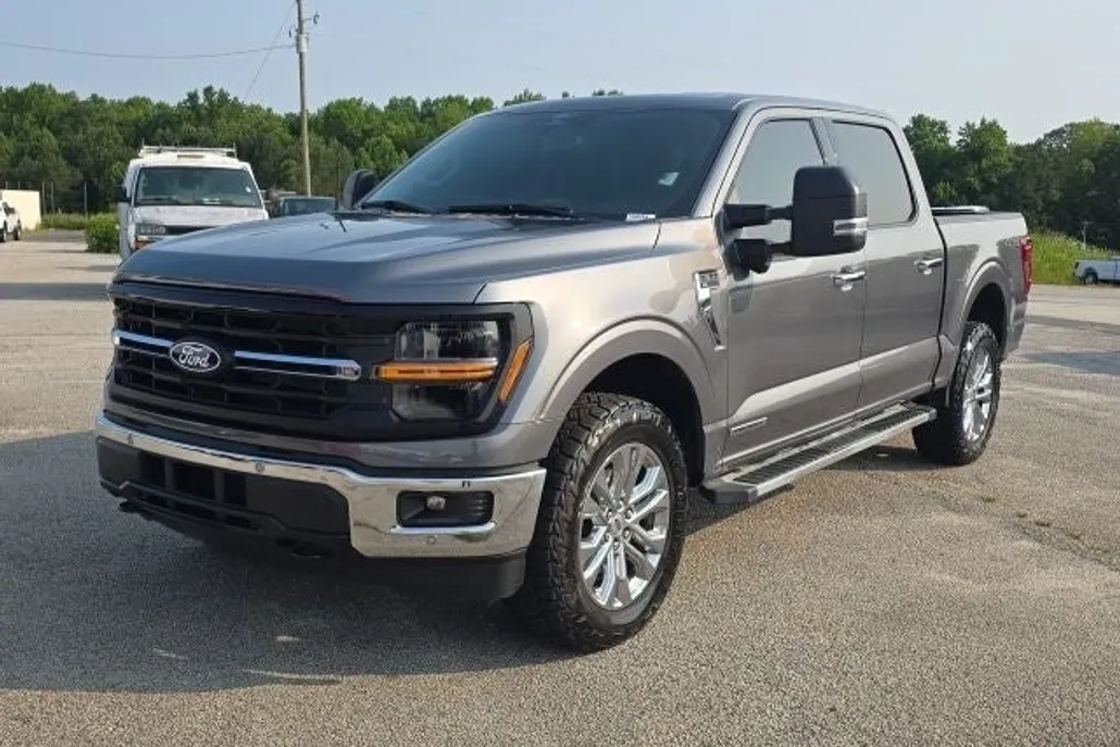 2024 Ford F-150 XLT photo 1