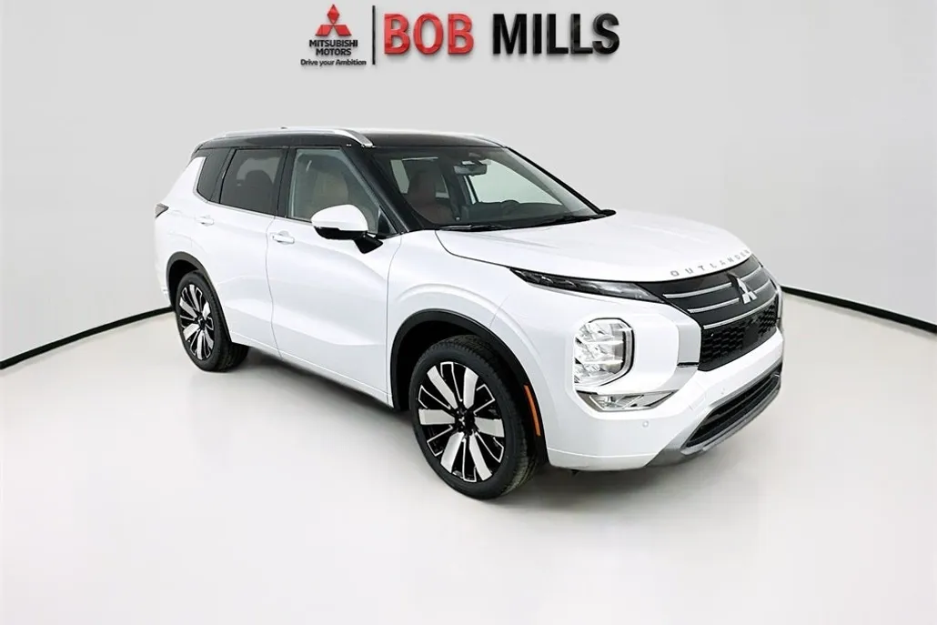 2025 Mitsubishi Outlander SEL photo 1