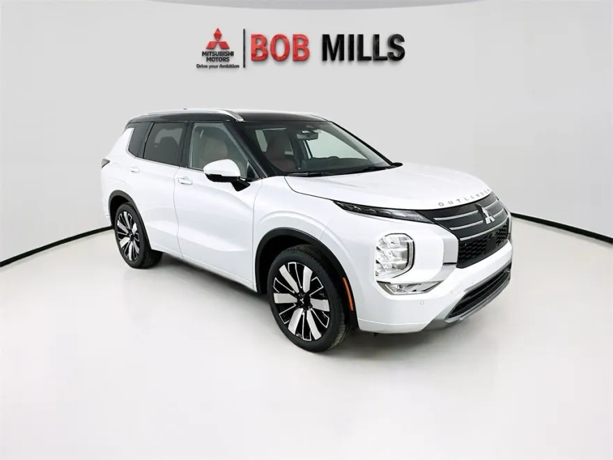 2025 Mitsubishi Outlander SEL photo 1