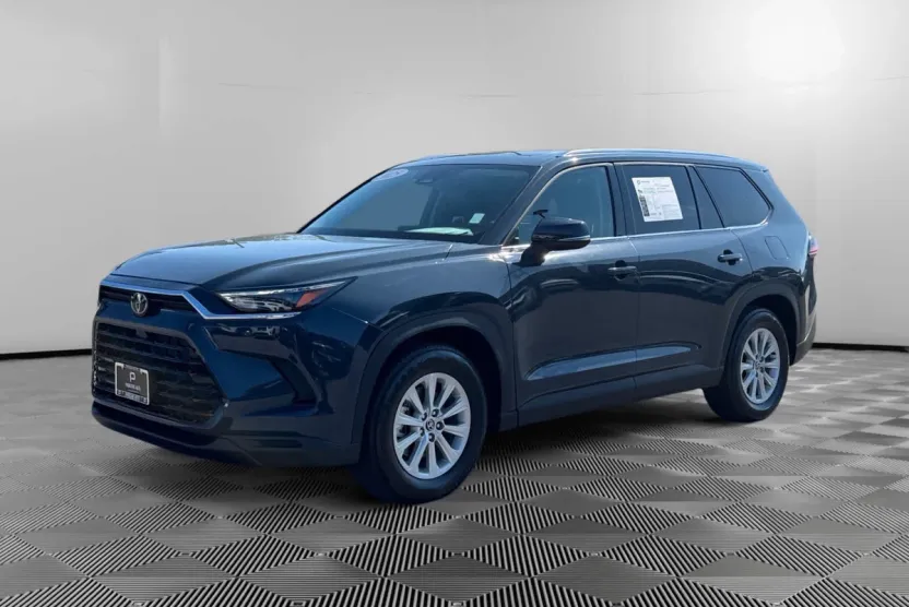 2025 Toyota Grand Highlander XLE photo 1