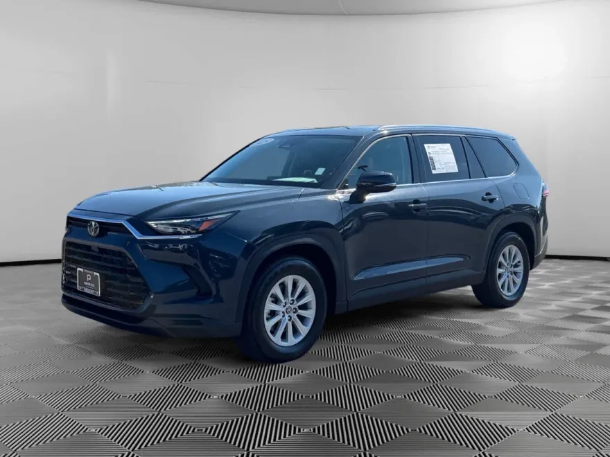 2025 Toyota Grand Highlander XLE photo 1