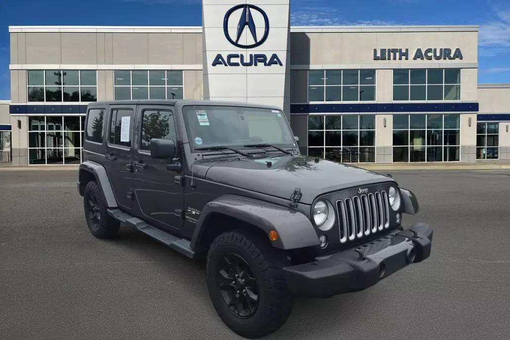 2016 Jeep Wrangler Unlimited Sahara photo 1