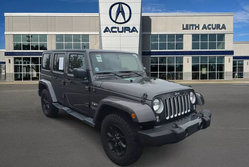 2016 Jeep Wrangler Unlimited Sahara photo 1