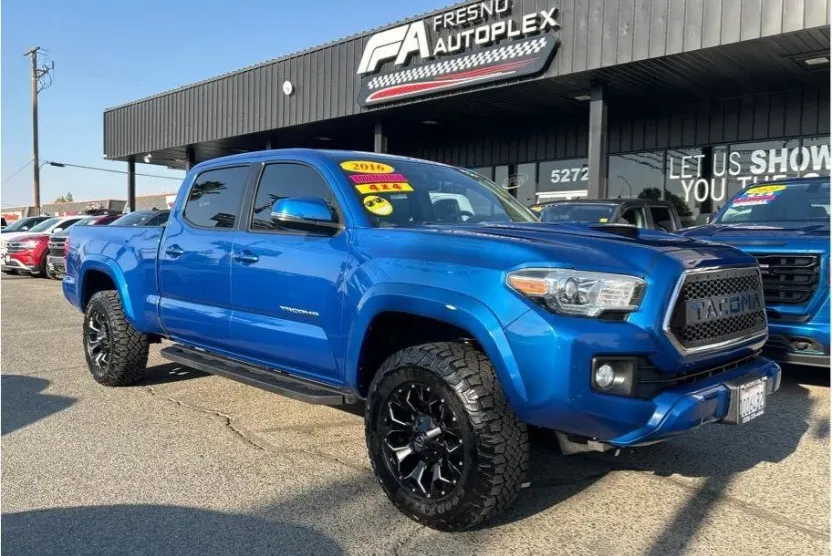 2016 Toyota Tacoma SR5 TRD Sport photo 1