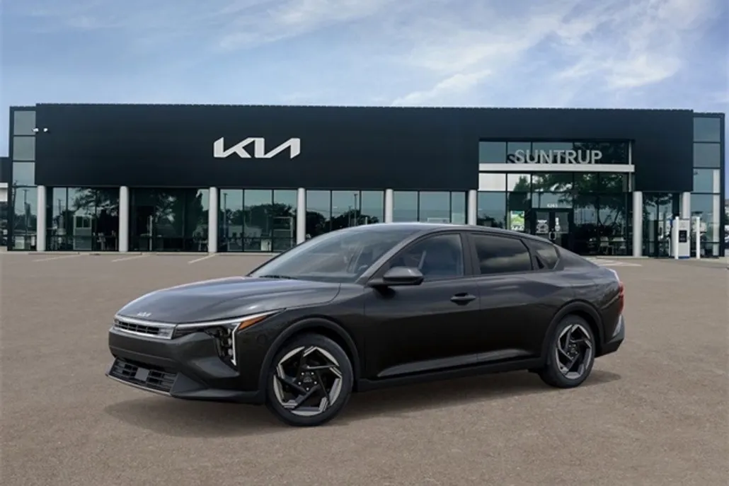 2025 Kia K4 EX photo 1