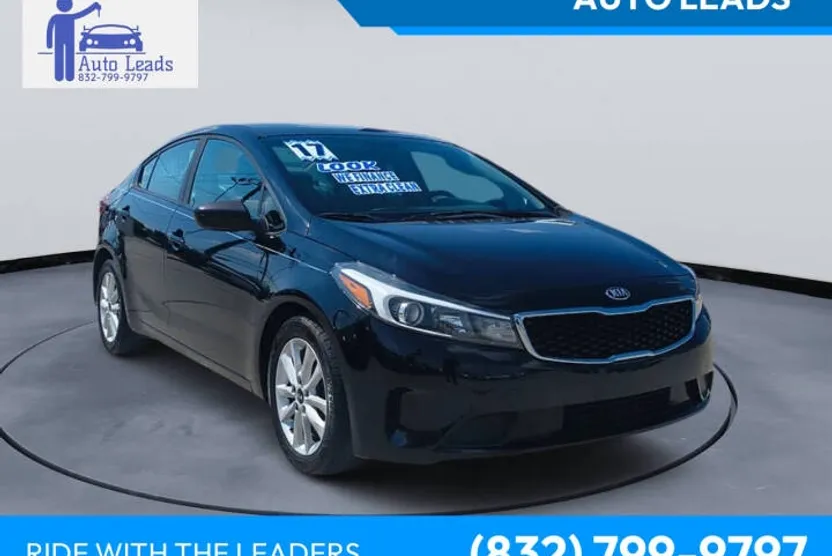 2017 Kia Forte LX photo 1
