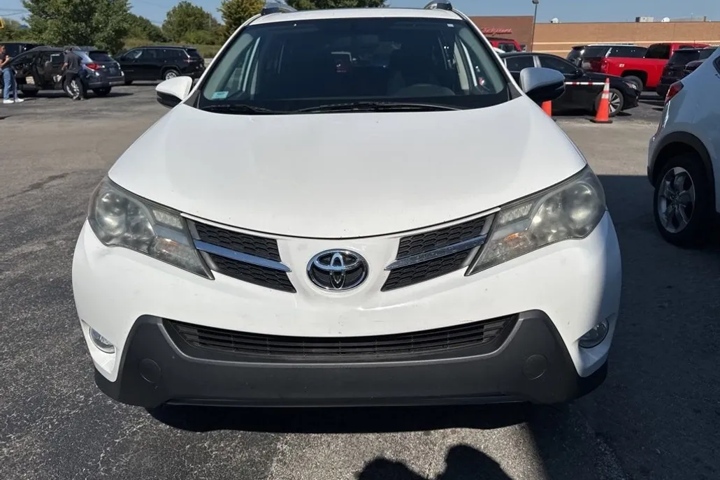 2014 Toyota RAV4 XLE photo 1
