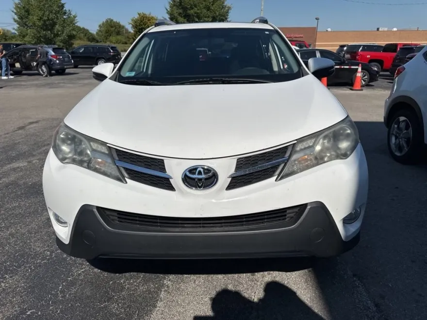 2014 Toyota RAV4 XLE photo 1