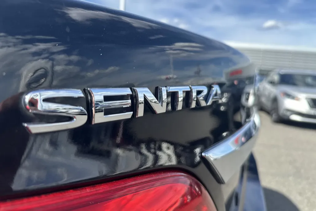 2019 Nissan Sentra SV photo 1