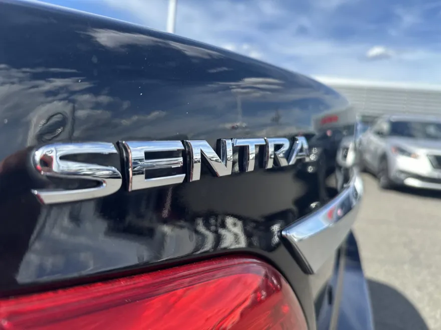 2019 Nissan Sentra SV photo 1