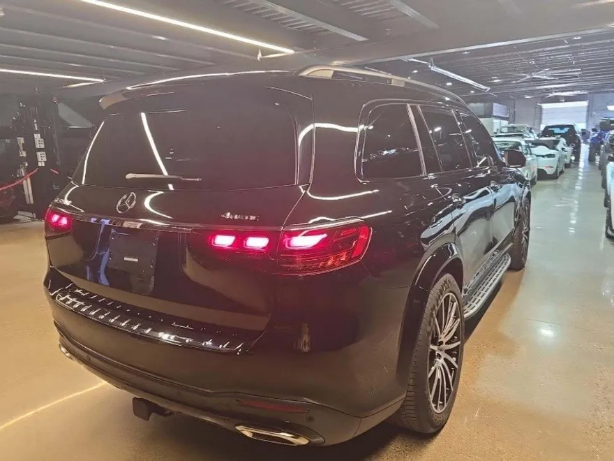 2025 Mercedes Benz GLS 580 4MATIC photo 1