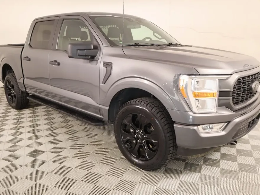 2022 Ford F-150 XL photo 1