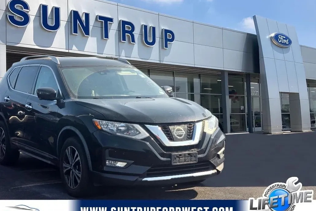 2017 Nissan Rogue SL photo 1