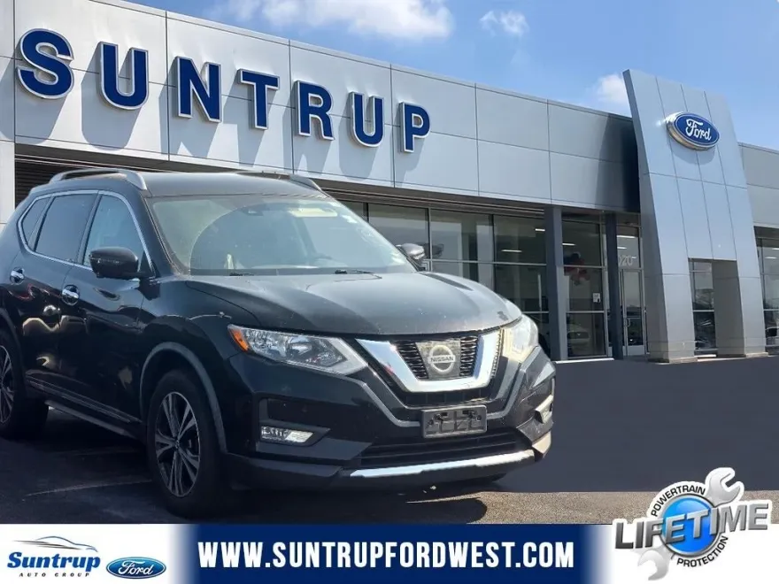 2017 Nissan Rogue SL photo 1