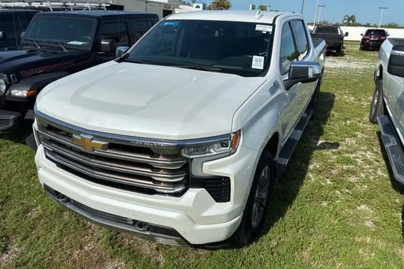 2022 Chevrolet Silverado 1500 High Country photo 1